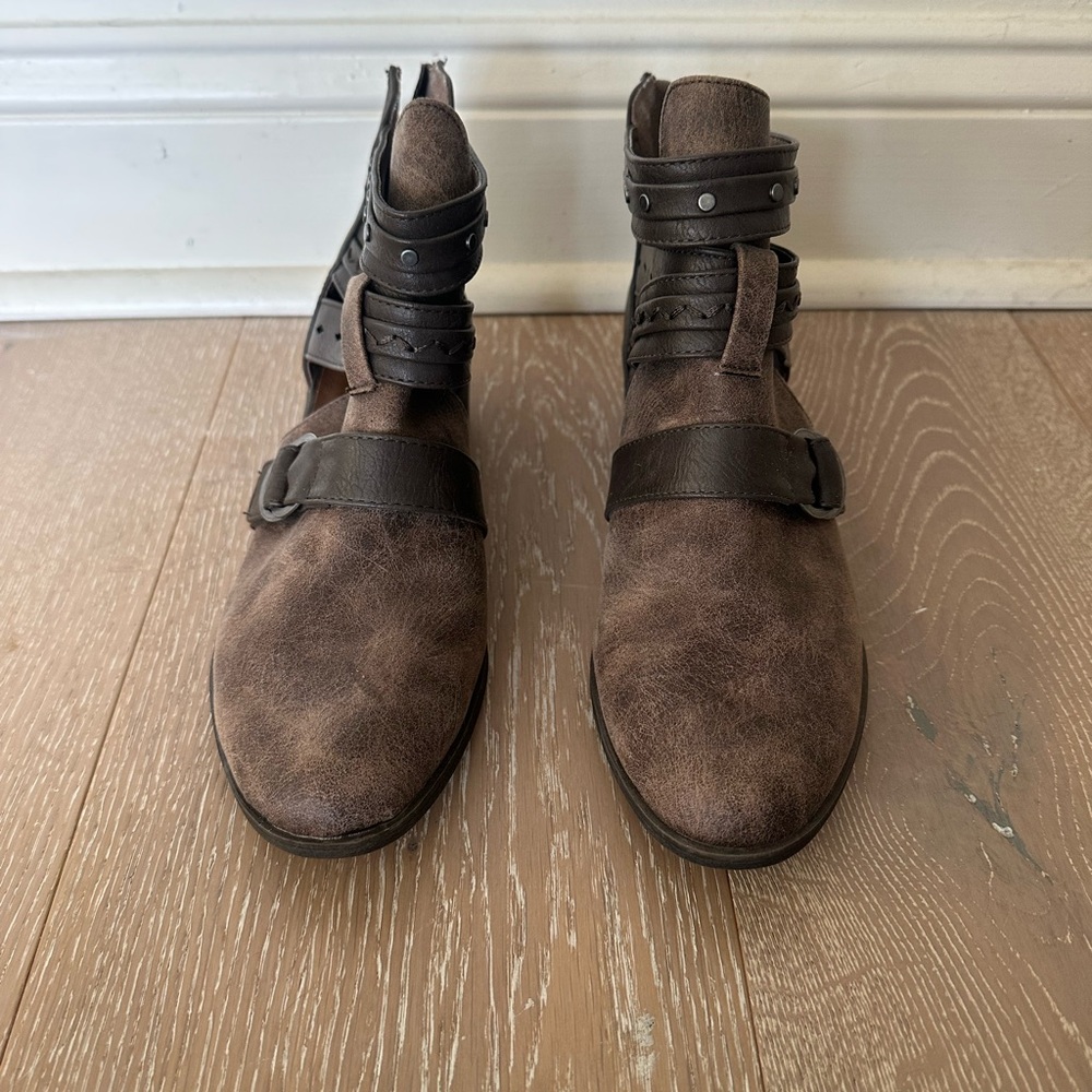 Brown Western style ankle bootie
